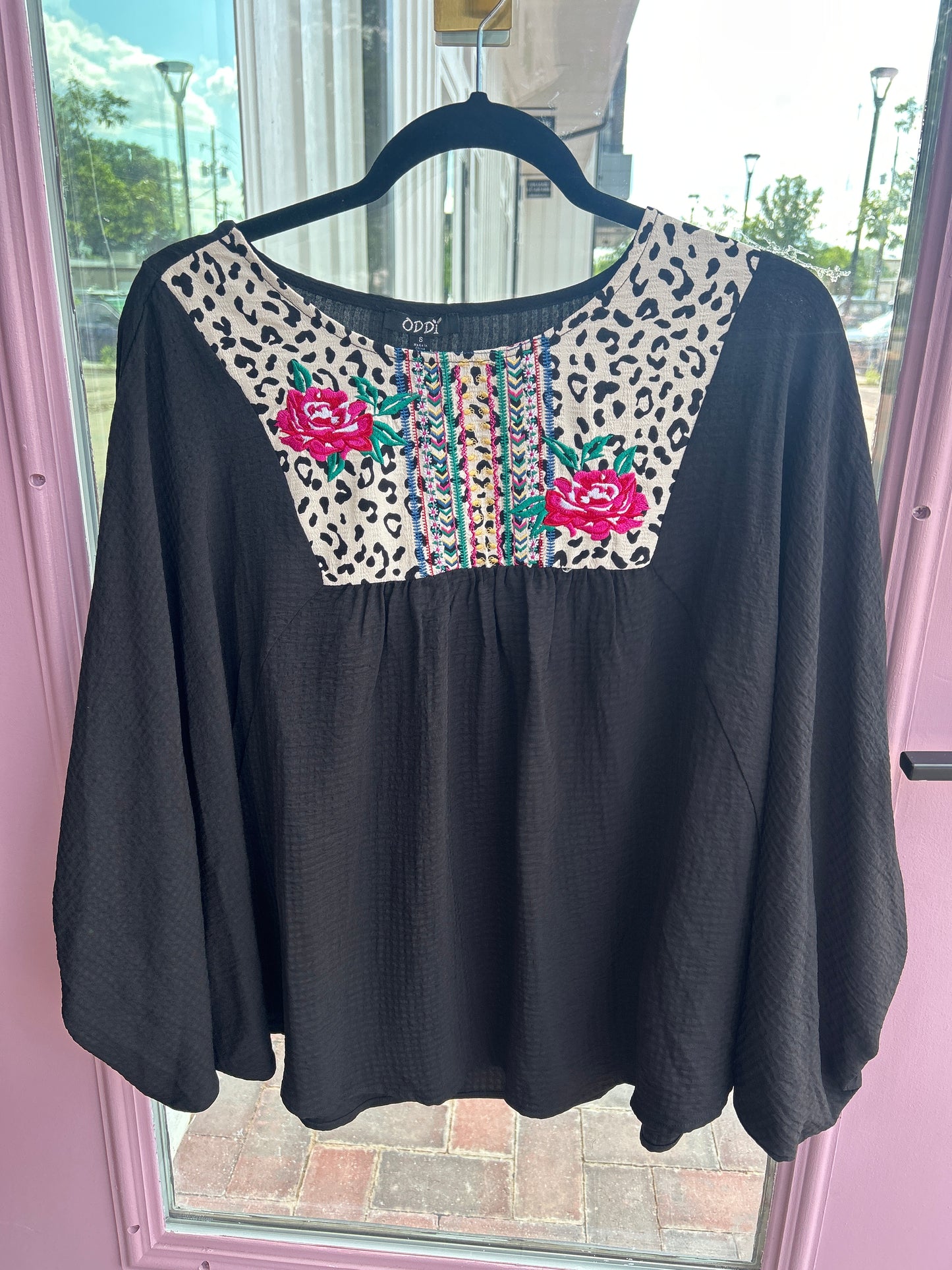 Oddi Leopard and Rose
