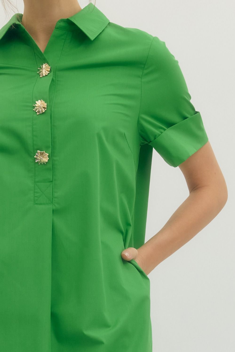 Short Sleeve Midi Dress with Collar and Snap Button