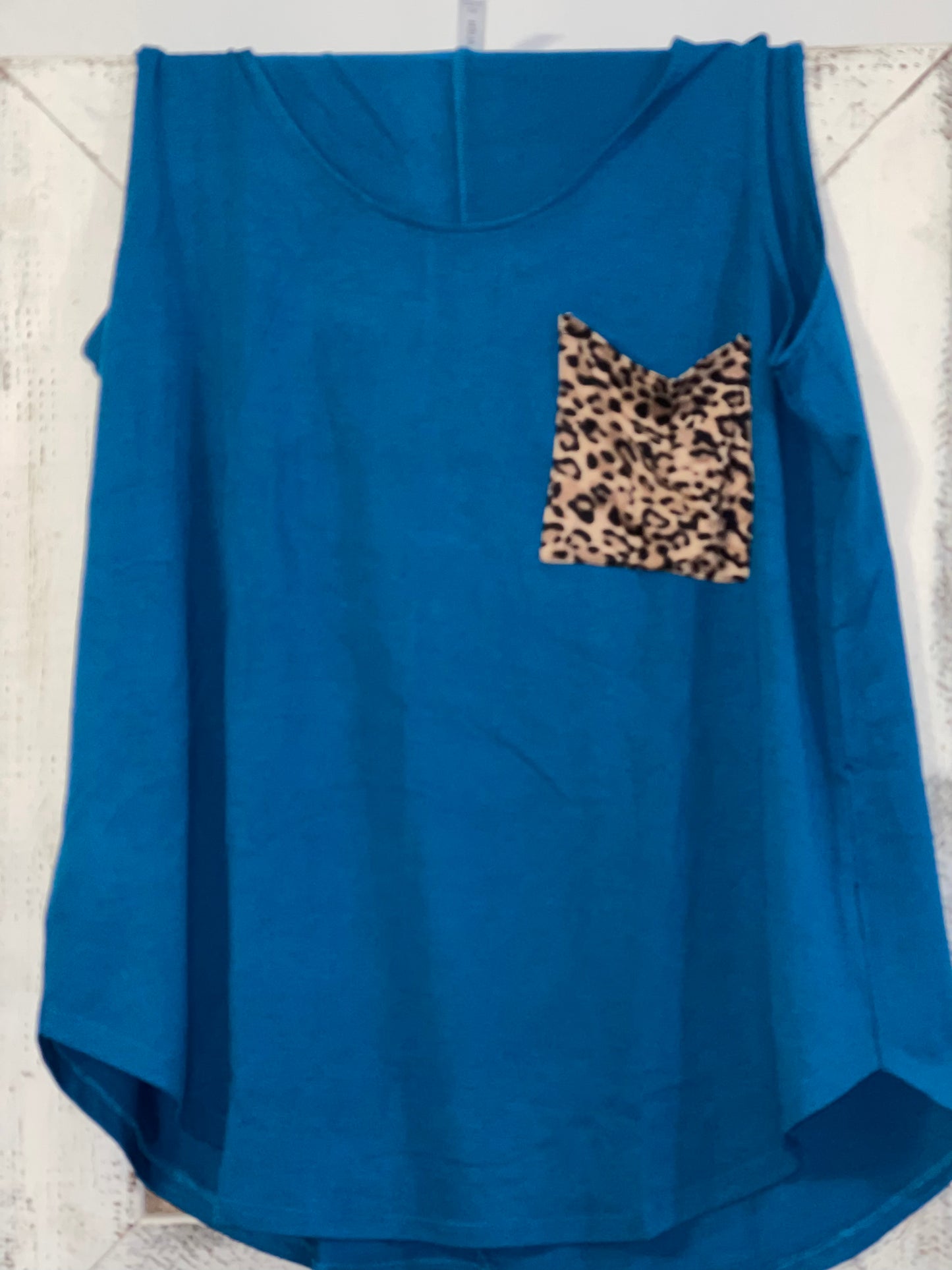Sleeveless Teal Shirt with Leopard Pocket